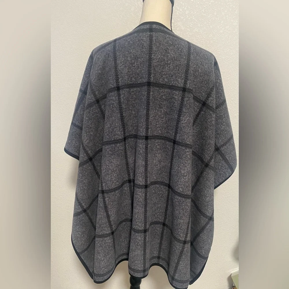 Ike Behar Reversible Wrap sweater - Picture 3 of 4